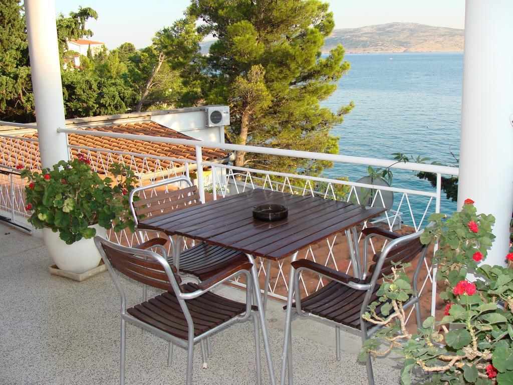 Apartment Buco Starigrad Paklenica Oda fotoğraf